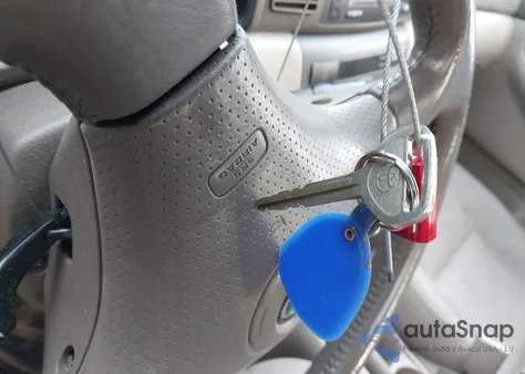 2004 Toyota Corolla Le z USA, uszkodzony, nr VIN 2T1BR32E54C183710